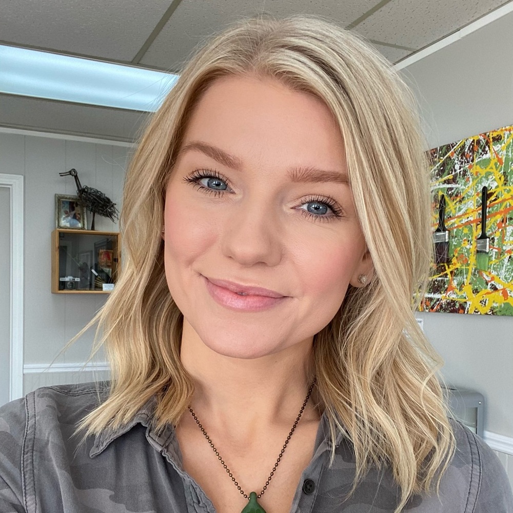 Meet your Posher, Monica